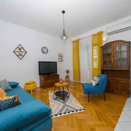 3 Bedroom Antonio Apartment *