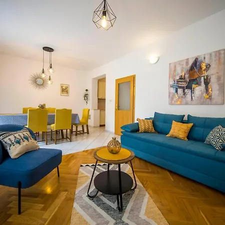 Appartamento 3 Bedroom Antonio *